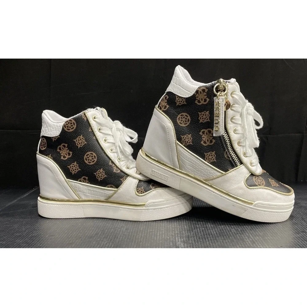 Guess 🤎🖤💛Wedge Heel Sneakers White Leather Gold Trim Monogram‎ Logo Size 5 US